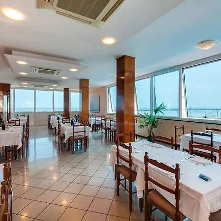 Majestic Hotel 3*
