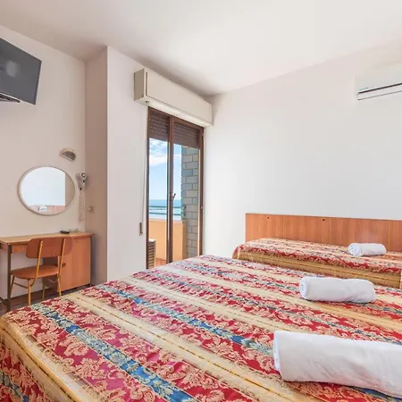 Majestic Hotel 3*